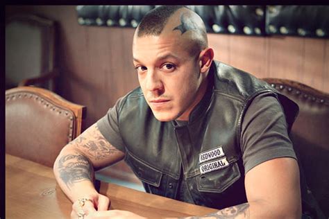 Sons of Anarchy Star Theo Rossi Talks Juices Fate and His。